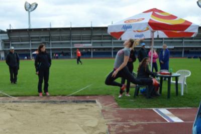 Krajské kolo středoškolského atletického poháru, stadion Uherské Hradiště, 21. 9. 2017 (foto Monika Hlosková) (26)