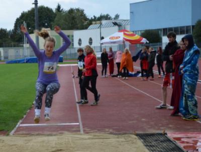 Krajské kolo středoškolského atletického poháru, stadion Uherské Hradiště, 21. 9. 2017 (foto Monika Hlosková) (27)