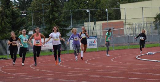 Krajské kolo středoškolského atletického poháru, stadion Uherské Hradiště, 21. 9. 2017 (foto Monika Hlosková) (38)