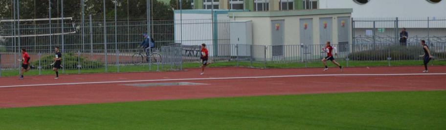 Krajské kolo středoškolského atletického poháru, stadion Uherské Hradiště, 21. 9. 2017 (foto Monika Hlosková) (44)