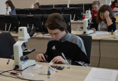 Okresní kolo 52. ročníku Biologické olympiády kategorie C, Praktický úkol, 23. 4. 2018 (foto Monika Hlosková) (8)