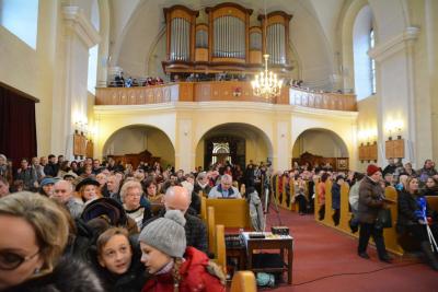 Třetí Adventní koncert sboru Basové G v Rožnově pod Radhoštěm,  kostel Všech svatých v Rožnově, 17. 12. 2017 (foto Antonín Ernest) (1)