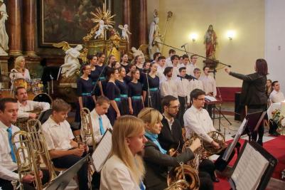 Třetí Adventní koncert sboru Basové G v Rožnově pod Radhoštěm,  kostel Všech svatých v Rožnově, 17. 12. 2017 (foto František Jaskula) (1)