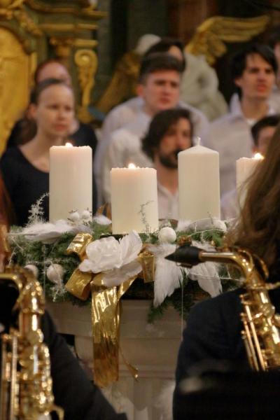 Třetí Adventní koncert sboru Basové G v Rožnově pod Radhoštěm,  kostel Všech svatých v Rožnově, 17. 12. 2017 (foto František Jaskula) (5)