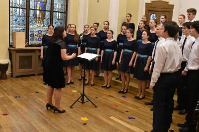 Benefiční koncert Studenti městu 2018, kaple speciálních škol pro sluchově postižené, Valašské Meziříčí, 13. 6. 2018 (foto Pavel Novosád) (3)