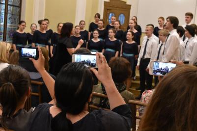 Benefiční koncert Studenti městu 2018, kaple speciálních škol pro sluchově postižené, Valašské Meziříčí, 13. 6. 2018 (foto Pavel Novosád) (8)