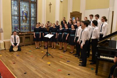 Benefiční koncert Studenti městu 2018, kaple speciálních škol pro sluchově postižené, Valašské Meziříčí, 13. 6. 2018 (foto Pavel Novosád) (11)