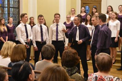 Benefiční koncert Studenti městu 2018, kaple speciálních škol pro sluchově postižené, Valašské Meziříčí, 13. 6. 2018 (foto Pavel Novosád) (16)