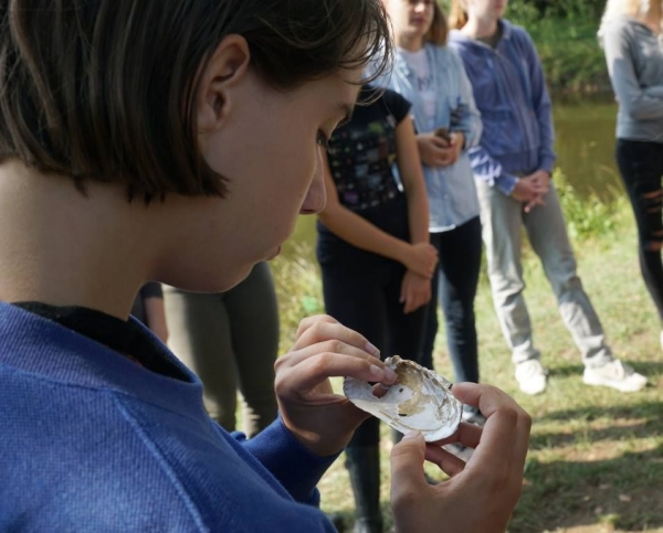 Zoologická exkurze Ekosystém rybníka, 5. 9. 2018, rybník v lesoparku u Valašského ekocentra (foto Mirek Dvorský) (5)