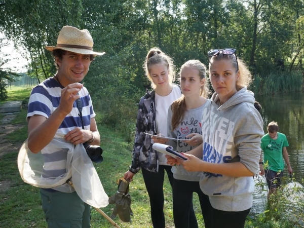 Zoologická exkurze Ekosystém rybníka, 5. 9. 2018, rybník v lesoparku u Valašského ekocentra (foto Mirek Dvorský) (11)