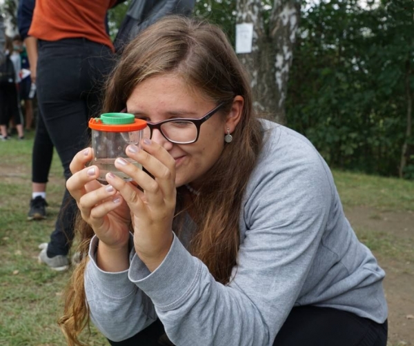 Zoologická exkurze Ekosystém rybníka, 5. 9. 2018, rybník v lesoparku u Valašského ekocentra (foto Mirek Dvorský) (12)