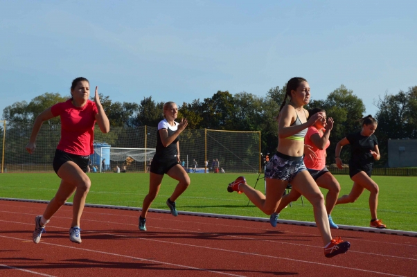 Středoškolský atletický pohár, okresní kolo, stadion Valašské Meziříčí, 18. 9. 2018 (foto Barbora Petřeková) (2)