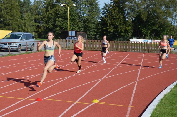 Středoškolský atletický pohár, okresní kolo, stadion Valašské Meziříčí, 18. 9. 2018 (foto Barbora Petřeková) (11)