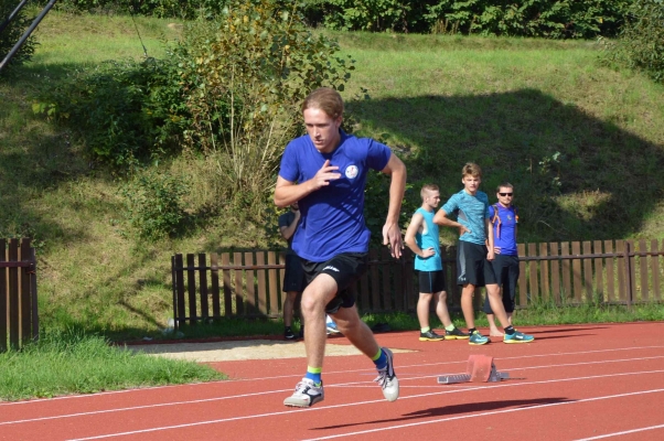 Středoškolský atletický pohár, okresní kolo, stadion Valašské Meziříčí, 18. 9. 2018 (foto Monika Hlosková) (4)