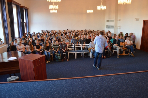 Beseda s Václavem Moravcem, aula gymnázia, 11. 10. 2018 (foto: Monika Hlosková) (18)