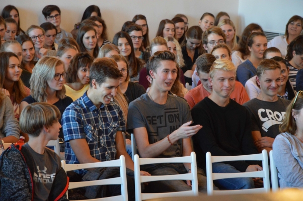 Beseda s Václavem Moravcem, aula gymnázia, 11. 10. 2018 (foto: Monika Hlosková) (21)