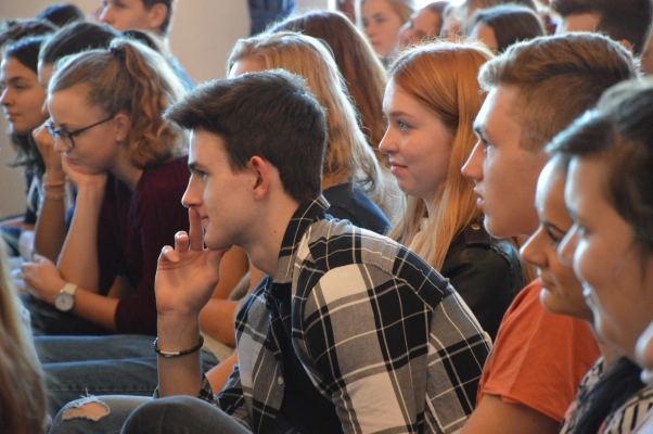 Beseda s Václavem Moravcem, aula gymnázia, 11. 10. 2018 (foto: Monika Hlosková) (23)