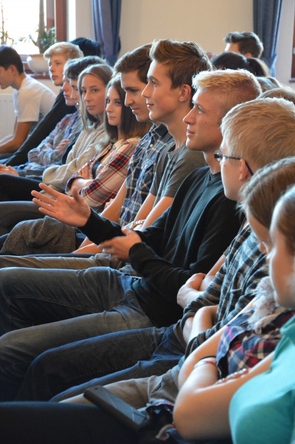 Beseda s Václavem Moravcem, aula gymnázia, 11. 10. 2018 (foto: Monika Hlosková) (24)