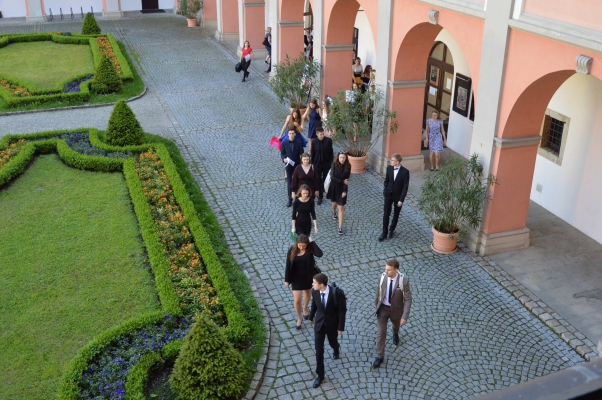 Slavnostní zakončení maturitních zkoušek, sál KZ Valašské Meziříčí, 31. 5. 2019 (foto Monika Hlosková) (5)