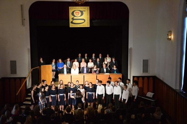 Slavnostní zakončení maturitních zkoušek, sál KZ Valašské Meziříčí, 31. 5. 2019 (foto Monika Hlosková) (8)