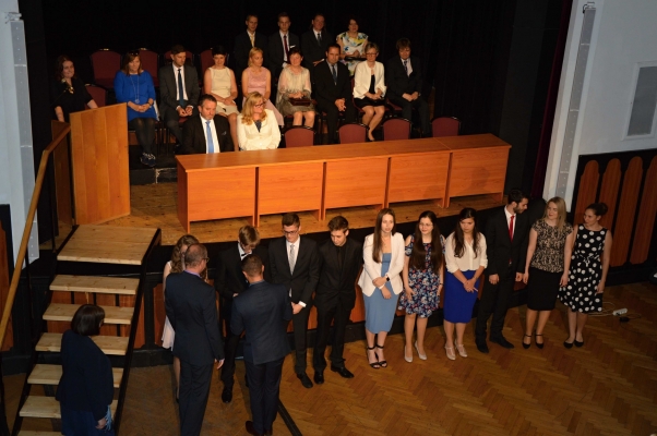 Slavnostní zakončení maturitních zkoušek, sál KZ Valašské Meziříčí, 31. 5. 2019 (foto Monika Hlosková) (17)