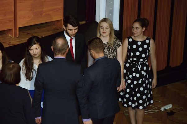 Slavnostní zakončení maturitních zkoušek, sál KZ Valašské Meziříčí, 31. 5. 2019 (foto Monika Hlosková) (24)