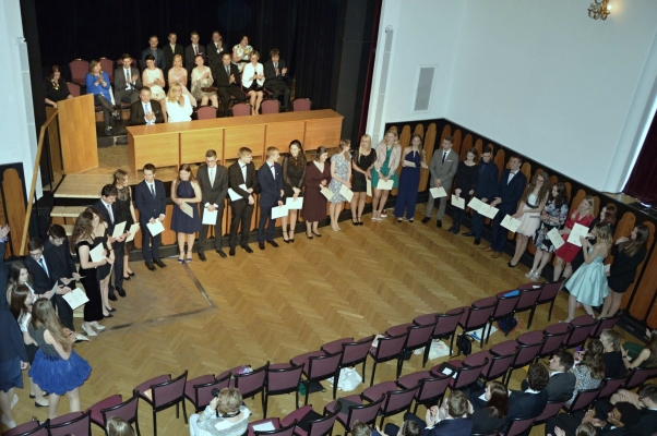 Slavnostní zakončení maturitních zkoušek, sál KZ Valašské Meziříčí, 31. 5. 2019 (foto Monika Hlosková) (27)