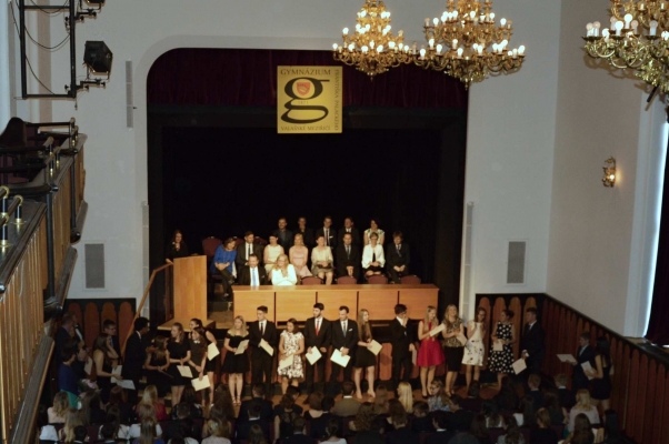 Slavnostní zakončení maturitních zkoušek, sál KZ Valašské Meziříčí, 31. 5. 2019 (foto Monika Hlosková) (37)