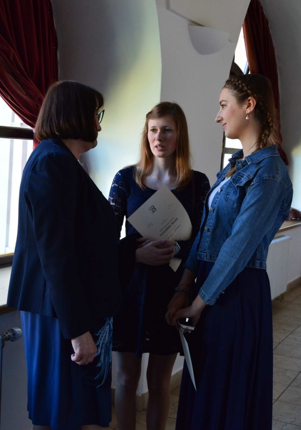 Slavnostní zakončení maturitních zkoušek, sál KZ Valašské Meziříčí, 31. 5. 2019 (foto Monika Hlosková) (43)