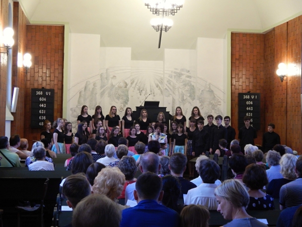 Benefiční koncert „Studenti městu“, kostel Českobratrské církve evagelické ve Valašském Meziříčí, 13. 6. 2019 (foto Monika Hlosková) (3)