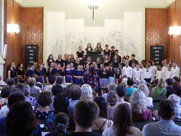 Benefiční koncert „Studenti městu“, kostel Českobratrské církve evagelické ve Valašském Meziříčí, 13. 6. 2019 (foto Monika Hlosková) (10)