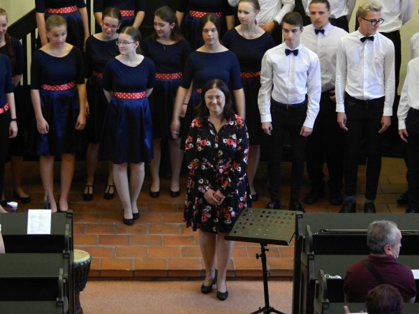 Benefiční koncert „Studenti městu“, kostel Českobratrské církve evagelické ve Valašském Meziříčí, 13. 6. 2019 (foto Monika Hlosková) (13)