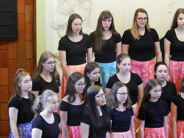 Benefiční koncert „Studenti městu“, kostel Českobratrské církve evagelické ve Valašském Meziříčí, 13. 6. 2019 (foto Monika Hlosková) (6)