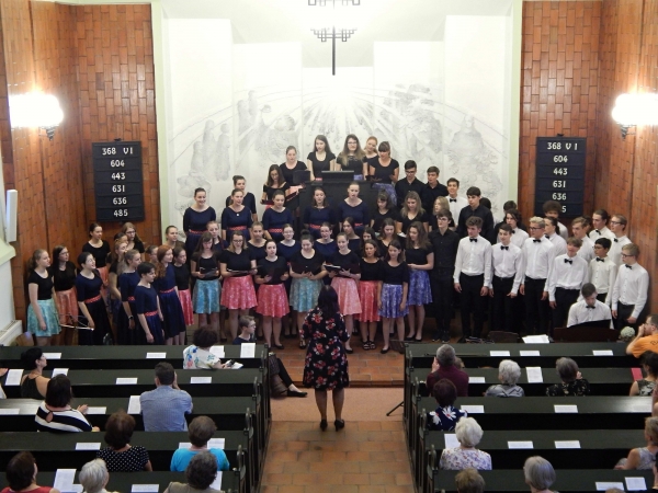 Benefiční koncert „Studenti městu“, kostel Českobratrské církve evagelické ve Valašském Meziříčí, 13. 6. 2019 (foto Monika Hlosková) (17)