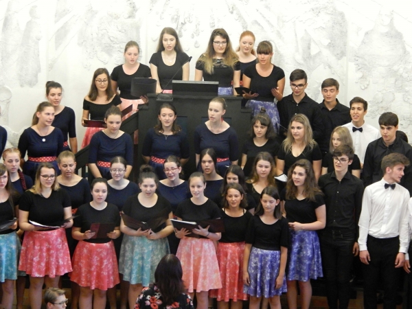 Benefiční koncert „Studenti městu“, kostel Českobratrské církve evagelické ve Valašském Meziříčí, 13. 6. 2019 (foto Monika Hlosková) (19)