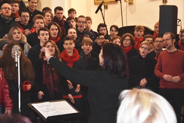 Předvánoční koncert Evermiling Liberty 14. 12. 2019 kostel Nanebevzetí Panny Marie Valašské Meziříčí (foto Pavel Novosád) (7)