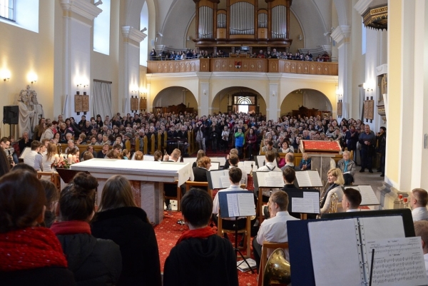 Adventní koncert Basové G a Beskydský orchestr 22. 12. 2019 (foto Stanislav Prečan) (3)