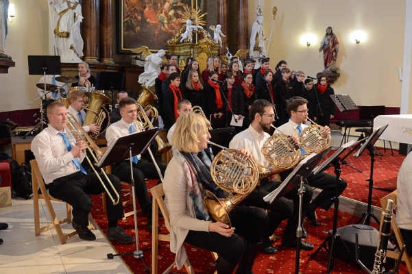 Adventní koncert Basové G a Beskydský orchestr 22. 12. 2019 (foto Stanislav Prečan) (10)