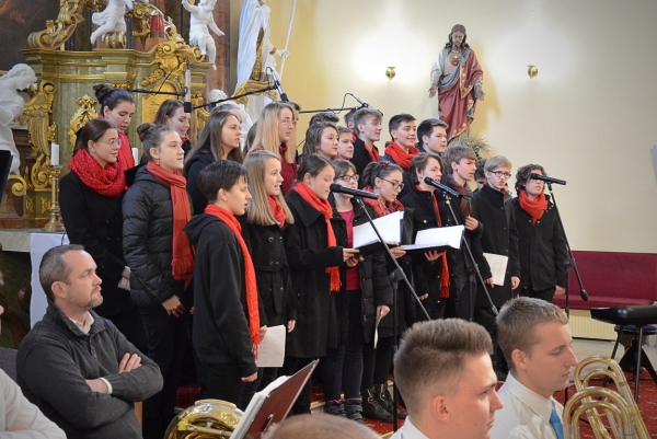 Adventní koncert Basové G a Beskydský orchestr 22. 12. 2019 (foto Stanislav Prečan) (12)
