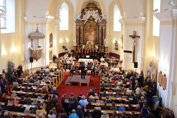 Adventní koncert Basové G a Beskydský orchestr 22. 12. 2019 (foto Stanislav Prečan) (15)