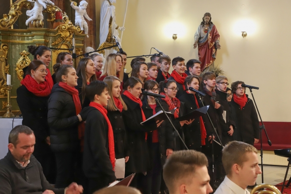 Koncert Basové G a Beskydský orchestr Rožnov p. R 22. 12. 2019 (foto František Jaskula) (4)