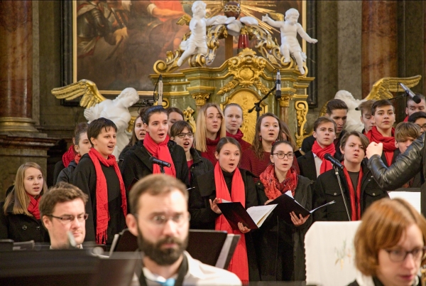 Koncert Basové G a Beskydský orchestr Rožnov p. R 22. 12. 2019 (foto František Jaskula) (12)