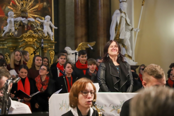 Koncert Basové G a Beskydský orchestr Rožnov p. R 22. 12. 2019 (foto František Jaskula) (13)