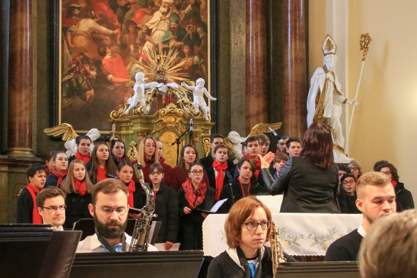 Koncert Basové G a Beskydský orchestr Rožnov p. R 22. 12. 2019 (foto František Jaskula) (14)