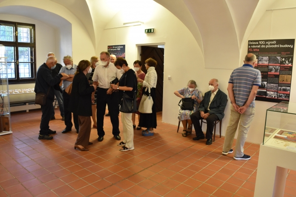 Vernisáž výstavy Gymnázium a jeho město MaGC 8. 9. 2021 (foto Pavel Novosád) (4)