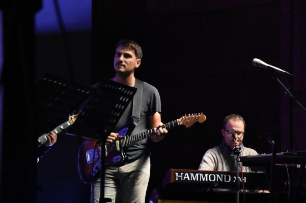 Velký koncert gympláckých kapel. Foto Pavel Novosád (21)