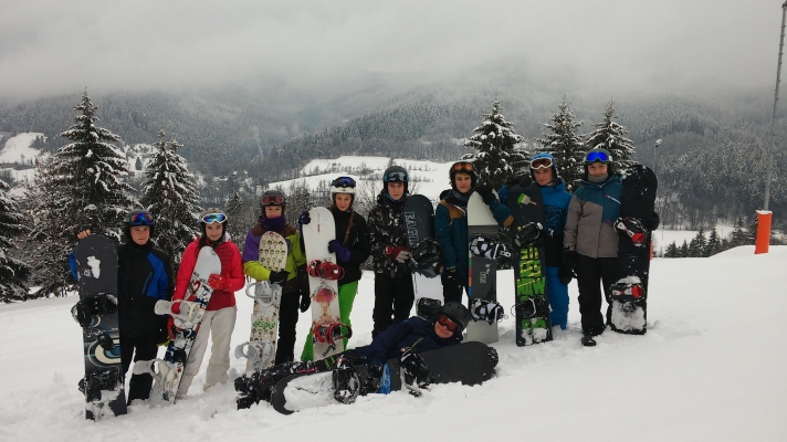 Lyžařský kurz 2016, snowboarďáci II., 12. 2. 2016 (foto: Jakub Holomek)