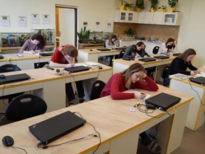 Školní kolo Biologické olympiády kategorie A a B, 17. 2. 2016, písemný test, (foto Pavel Groh)